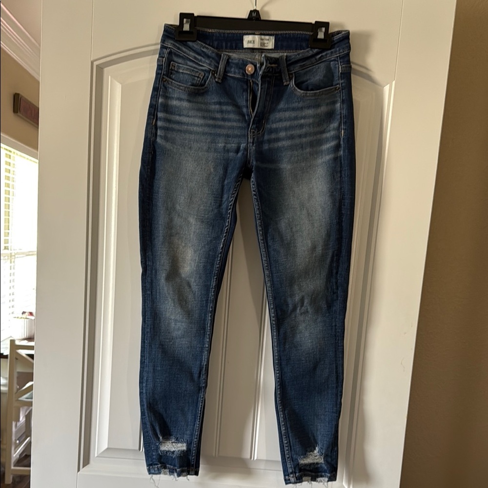 BKE Blue Ankle Cropped Jeans with Distressed Hem